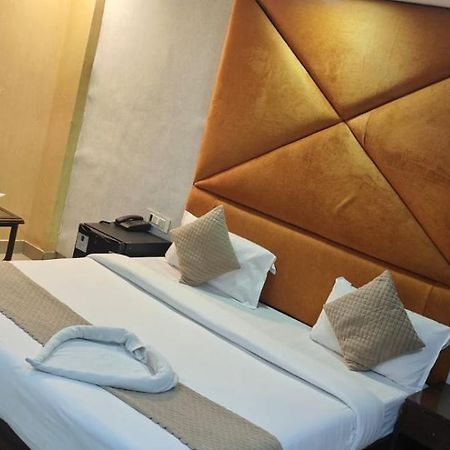 Hotel Grand City New Delhi Bagian luar foto